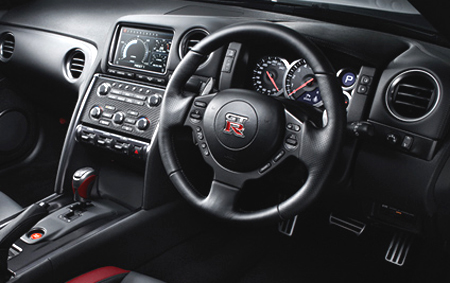 NISSAN GT-R