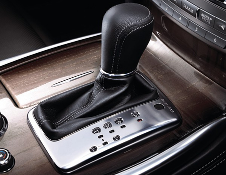 NISSAN FUGA