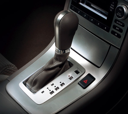 NISSAN STAGEA