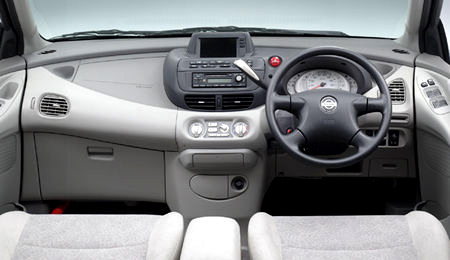 NISSAN TINO