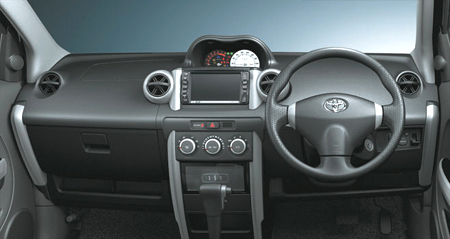 TOYOTA IST