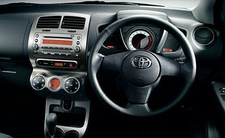 TOYOTA IST