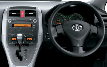 TOYOTA AURIS