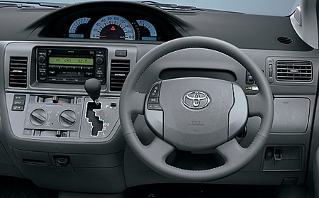 TOYOTA RAUM