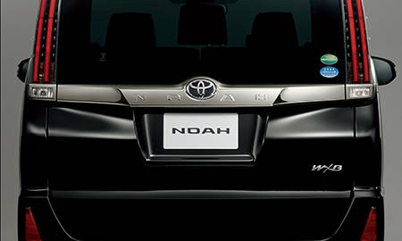 TOYOTA NOAH