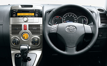 TOYOTA RUSH