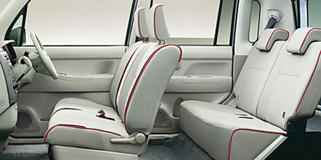 TOYOTA PIXIS SPACE