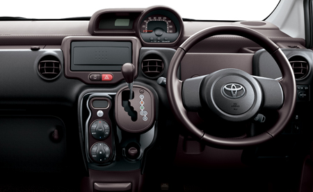 TOYOTA SPADE