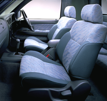 TOYOTA HILUX SPORTS PICK UP
