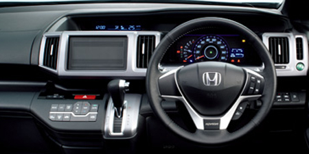 HONDA STEP WAGON SPADA