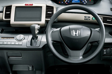 HONDA FREED SPIKE