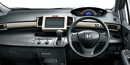 HONDA FREED SPIKE
