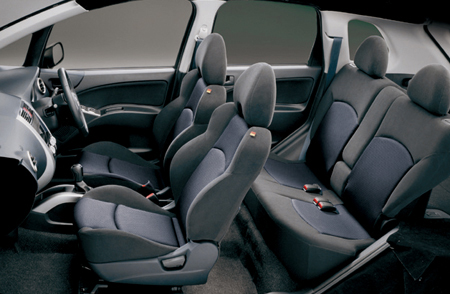 MITSUBISHI COLT PLUS