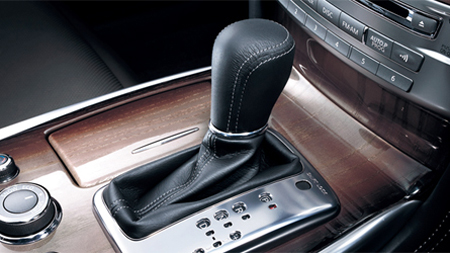 MITSUBISHI PROUDIA