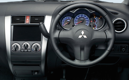 MITSUBISHI COLT