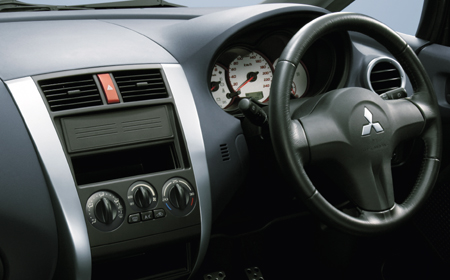 MITSUBISHI COLT