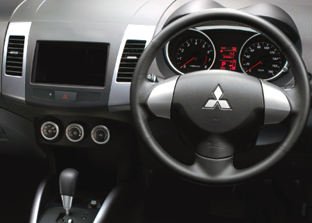 MITSUBISHI OUTLANDER