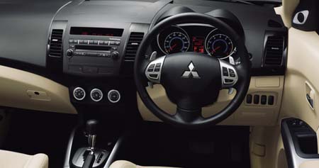 MITSUBISHI OUTLANDER