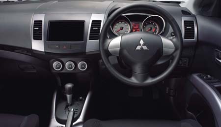 MITSUBISHI OUTLANDER
