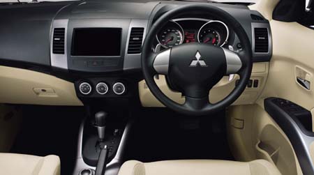 MITSUBISHI OUTLANDER