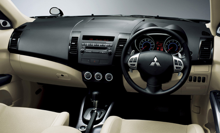 MITSUBISHI OUTLANDER