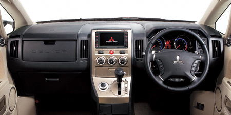MITSUBISHI DELICA D5