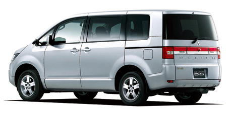 MITSUBISHI DELICA D5
