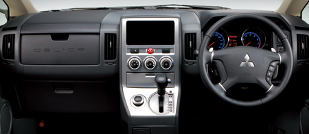 MITSUBISHI DELICA D5