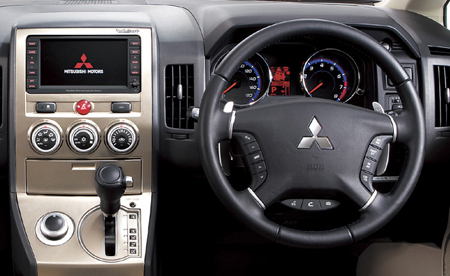 MITSUBISHI DELICA D5