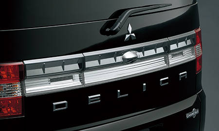 MITSUBISHI DELICA D5