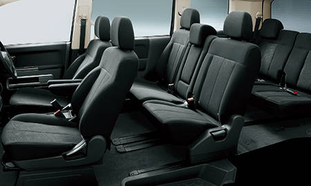 MITSUBISHI DELICA D5