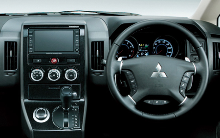 MITSUBISHI DELICA D5