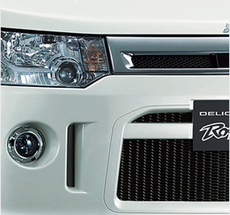 MITSUBISHI DELICA D5