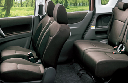 MITSUBISHI DELICA D2