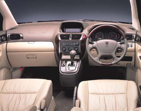 MITSUBISHI CHARIOT GRANDIS