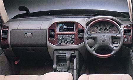 MITSUBISHI PAJERO