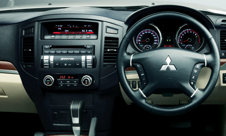 MITSUBISHI PAJERO