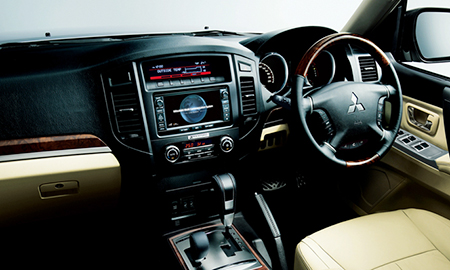 MITSUBISHI PAJERO