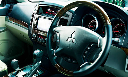 MITSUBISHI PAJERO