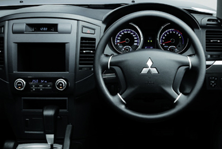 MITSUBISHI PAJERO