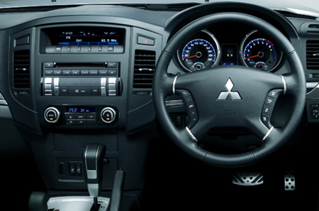 MITSUBISHI PAJERO