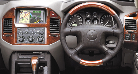 MITSUBISHI PAJERO