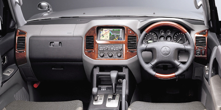 MITSUBISHI PAJERO