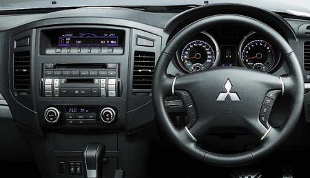 MITSUBISHI PAJERO