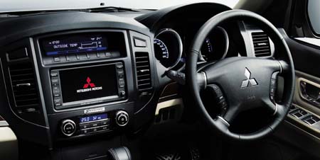 MITSUBISHI PAJERO