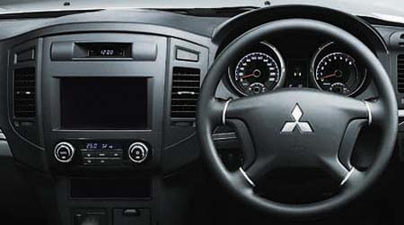 MITSUBISHI PAJERO