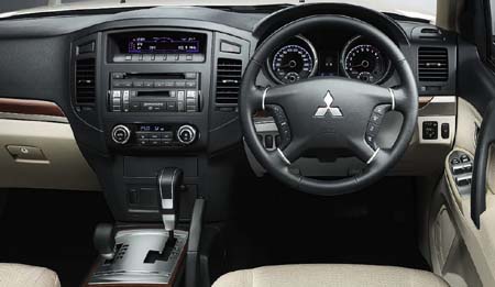 MITSUBISHI PAJERO