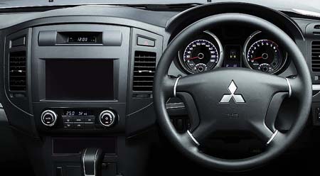 MITSUBISHI PAJERO