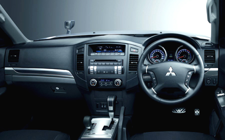 MITSUBISHI PAJERO
