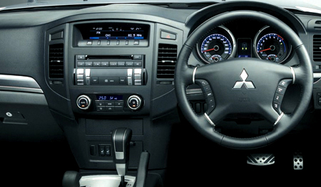MITSUBISHI PAJERO